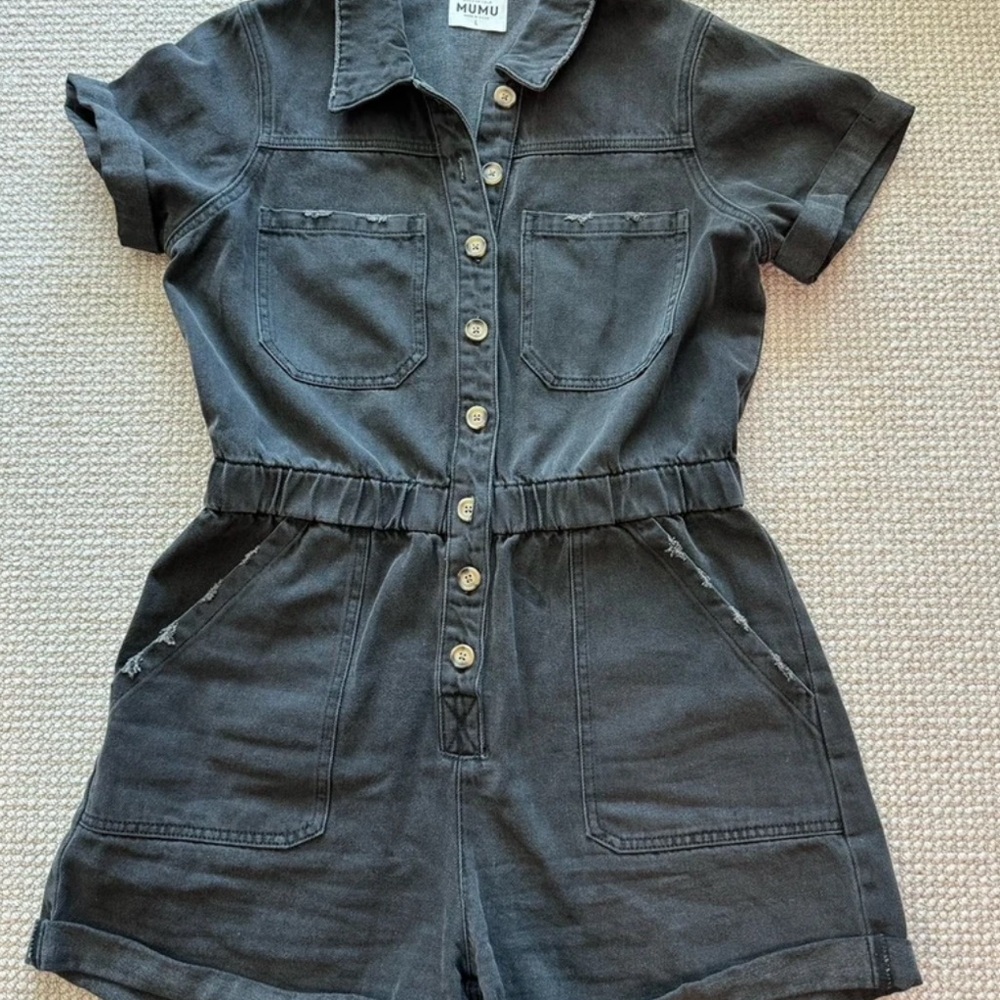 Never worn, perfect condition.
